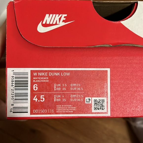 Nike Low Dunk women’s size 6 - Picture 6 of 6